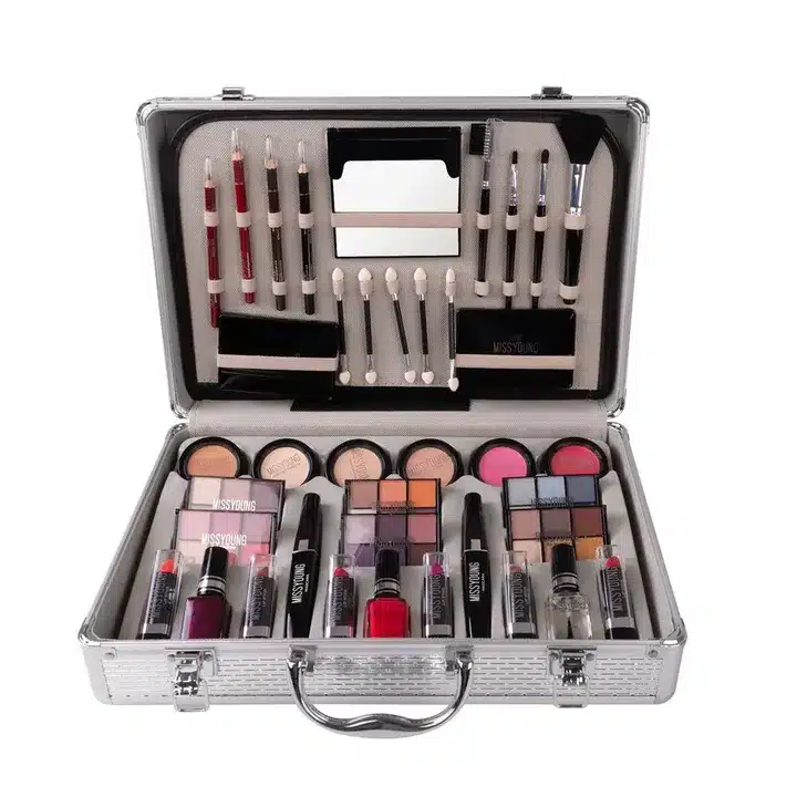 Girl Cosmetic Set Eye Shadow Palette Professional
Make up Kit